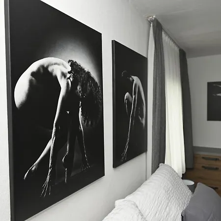 Family And Dog Apartment *